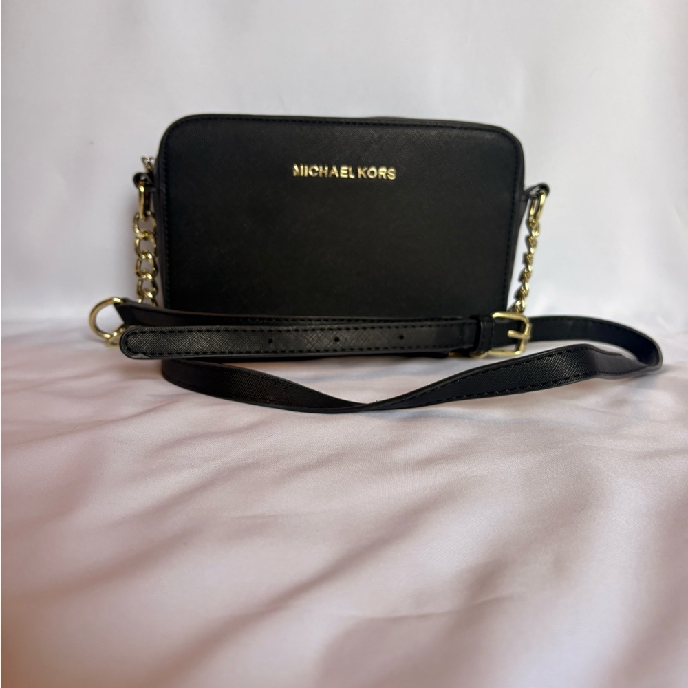 🛑SOLD🛑Michael Kors Elegant Black Crossbody Bag